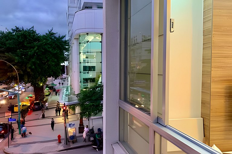 Estiloso e Aconchegante Frente ao Shopping Leblon