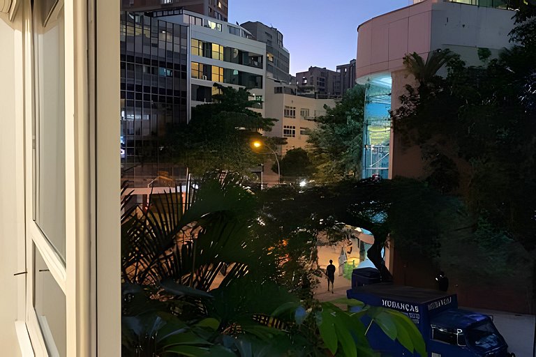Charmoso Aconchegante ao lado do Shopping Leblon
