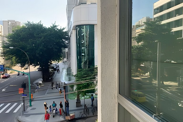 Estiloso e Aconchegante Frente ao Shopping Leblon