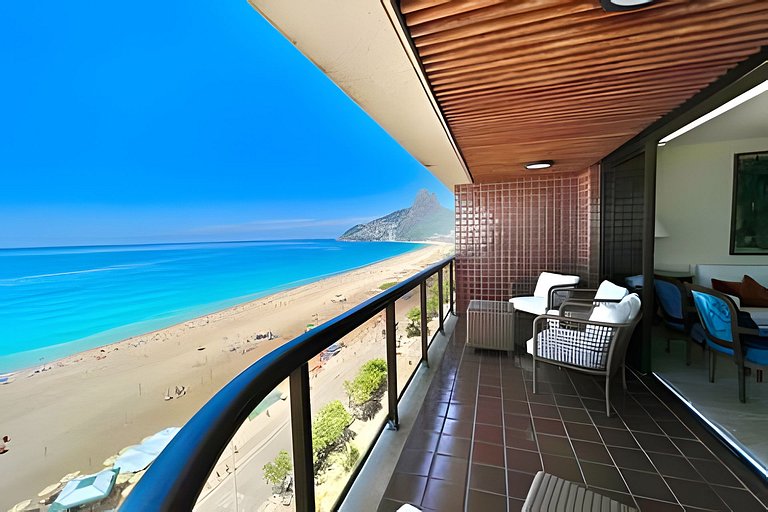 Frontbeach Upscale in the Heart of Ipanema up/to 4