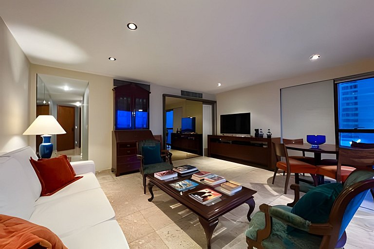 Frontbeach Upscale in the Heart of Ipanema up/to 4