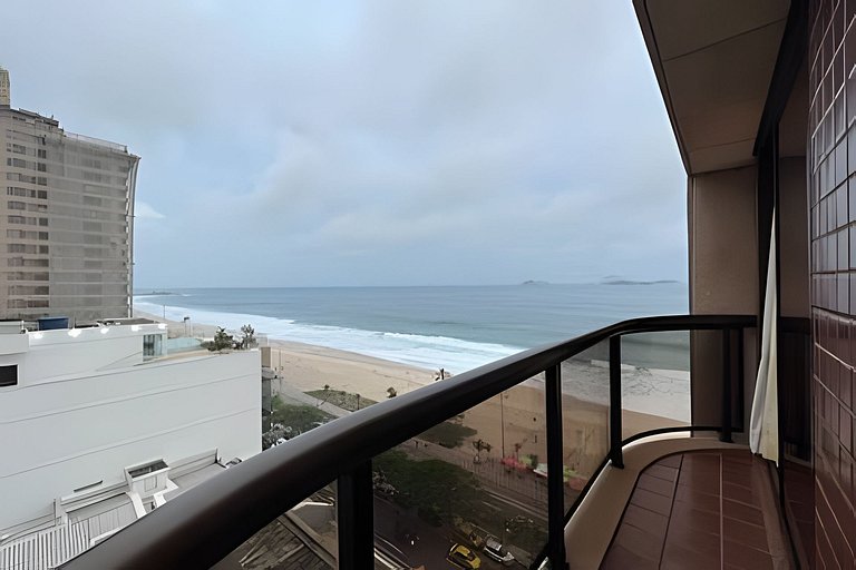 Frontbeach Upscale in the Heart of Ipanema up/to 4