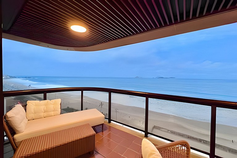 Frontbeach Upscale in the Heart of Ipanema up/to 4
