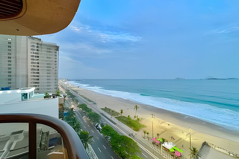 Frontbeach Upscale in the Heart of Ipanema up/to 4