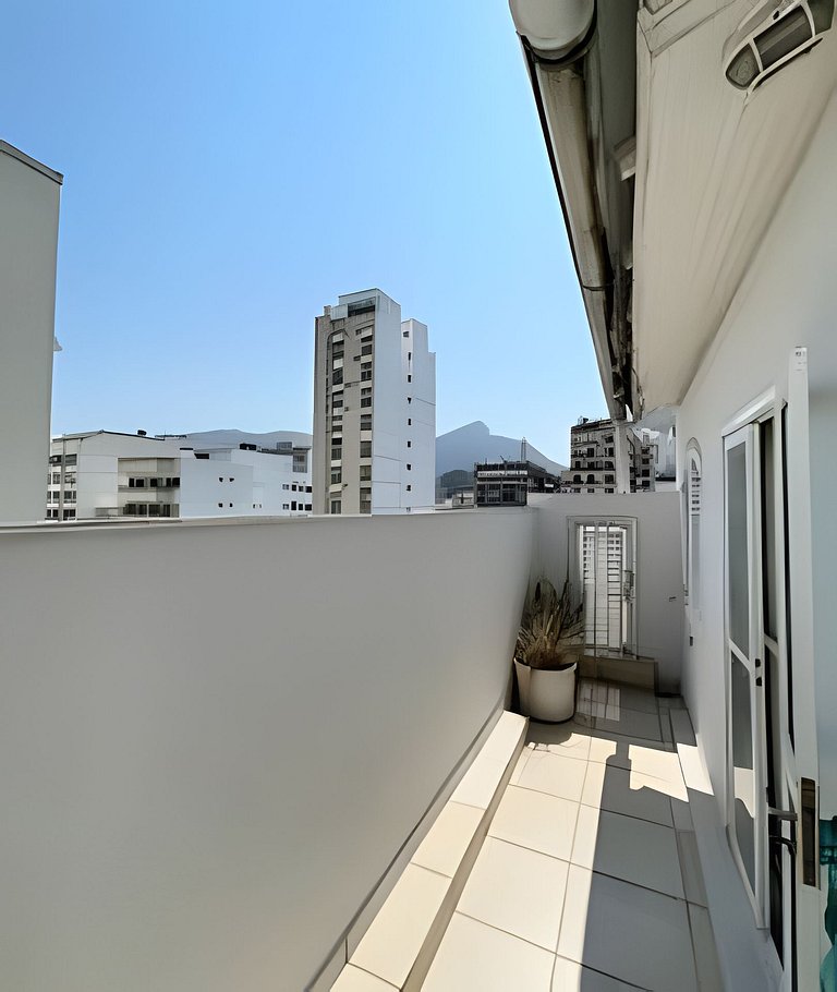 Charmosa Mini Cobertura Ipanema 500Megas internet