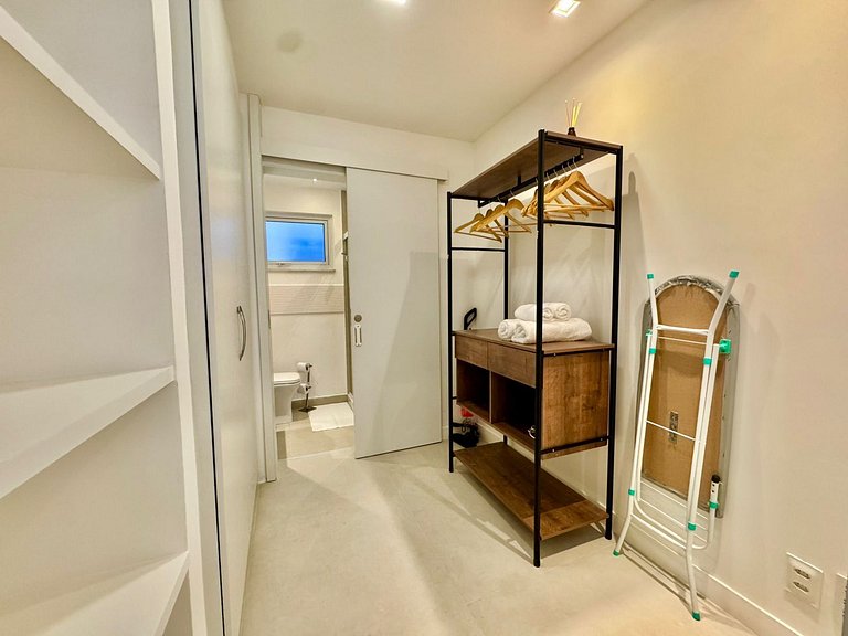 Super quarto sala com cama KING SIZE em Ipanema