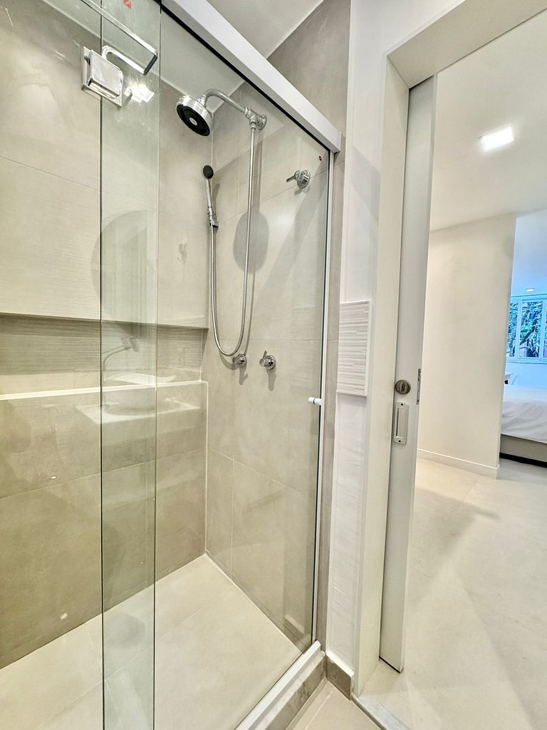 Super quarto sala com cama KING SIZE em Ipanema