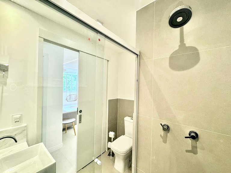Super quarto sala com cama KING SIZE em Ipanema